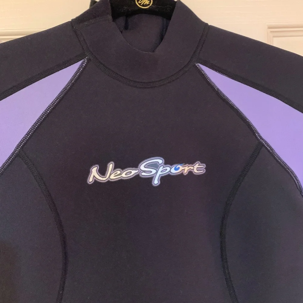 NeoSport Black/Purple Wet Suit sz 6
